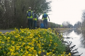 Volunteers litterpicking along the Montgomery Canal